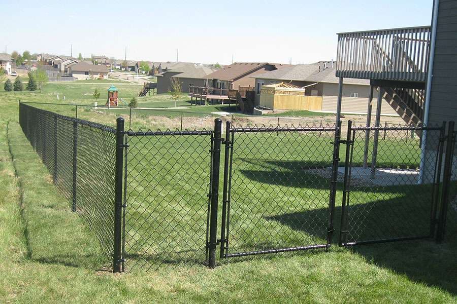Extraordinaire Fence - Chain Link install in Sioux Falls