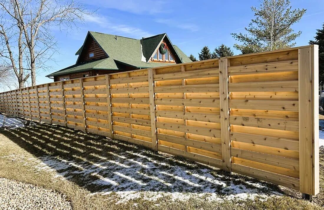 Extraordinaire Fence - Horizontal Shadowbox install in Sioux Falls